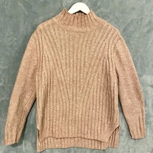 Simply Vera Vera Wang pull over sweater. Blush pink. Women’s size Medium.